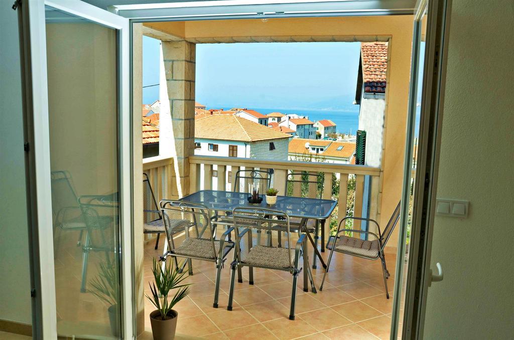 Apartment Luna Постира Екстериор снимка