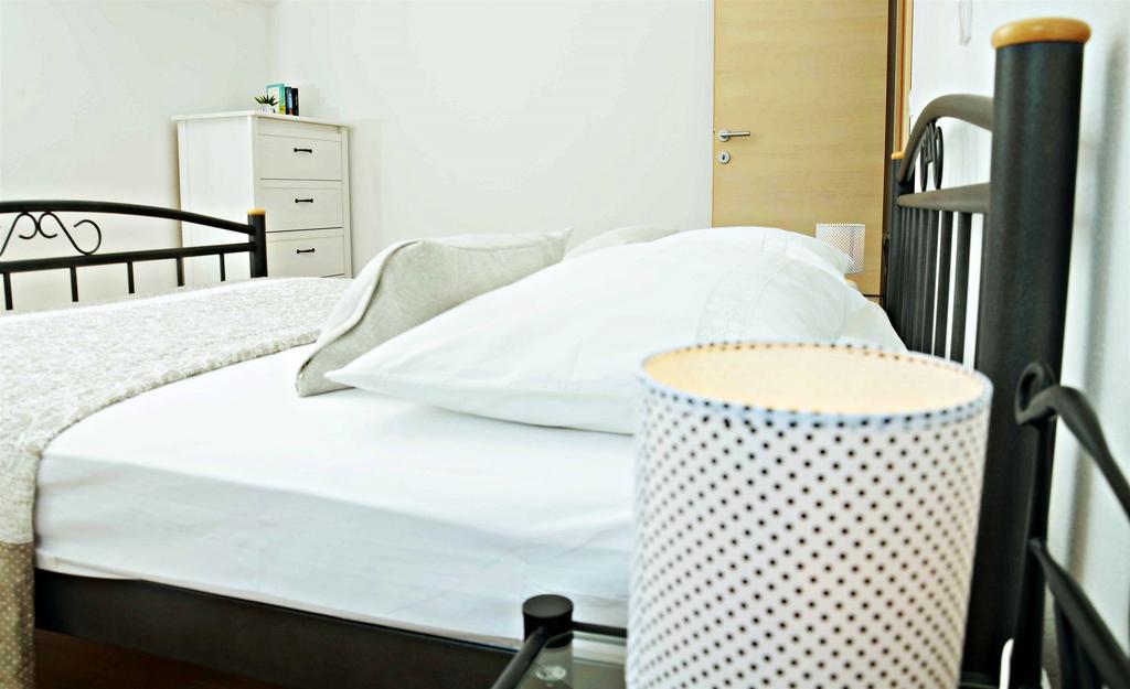 Apartment Luna Постира Екстериор снимка